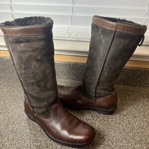 UGG Brookfield 5594 Brown Leather Sherpa Lined Pull On Tall Boots Women's Size 9